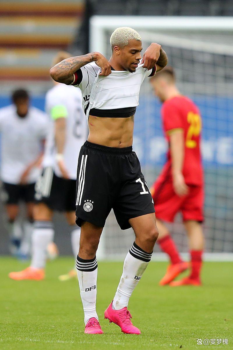 开云体育-关于内马尔重返赛场，出色防守首场状态出色，中国队观众沸腾！的信息-开云体育