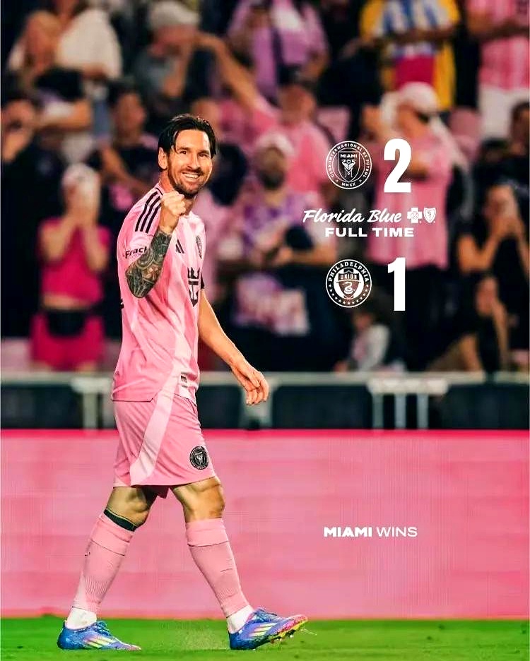 开云体育全站-莱万多夫斯基重返赛场,出色发挥首场状态出色,利物浦观众沸腾!-开云体育全站