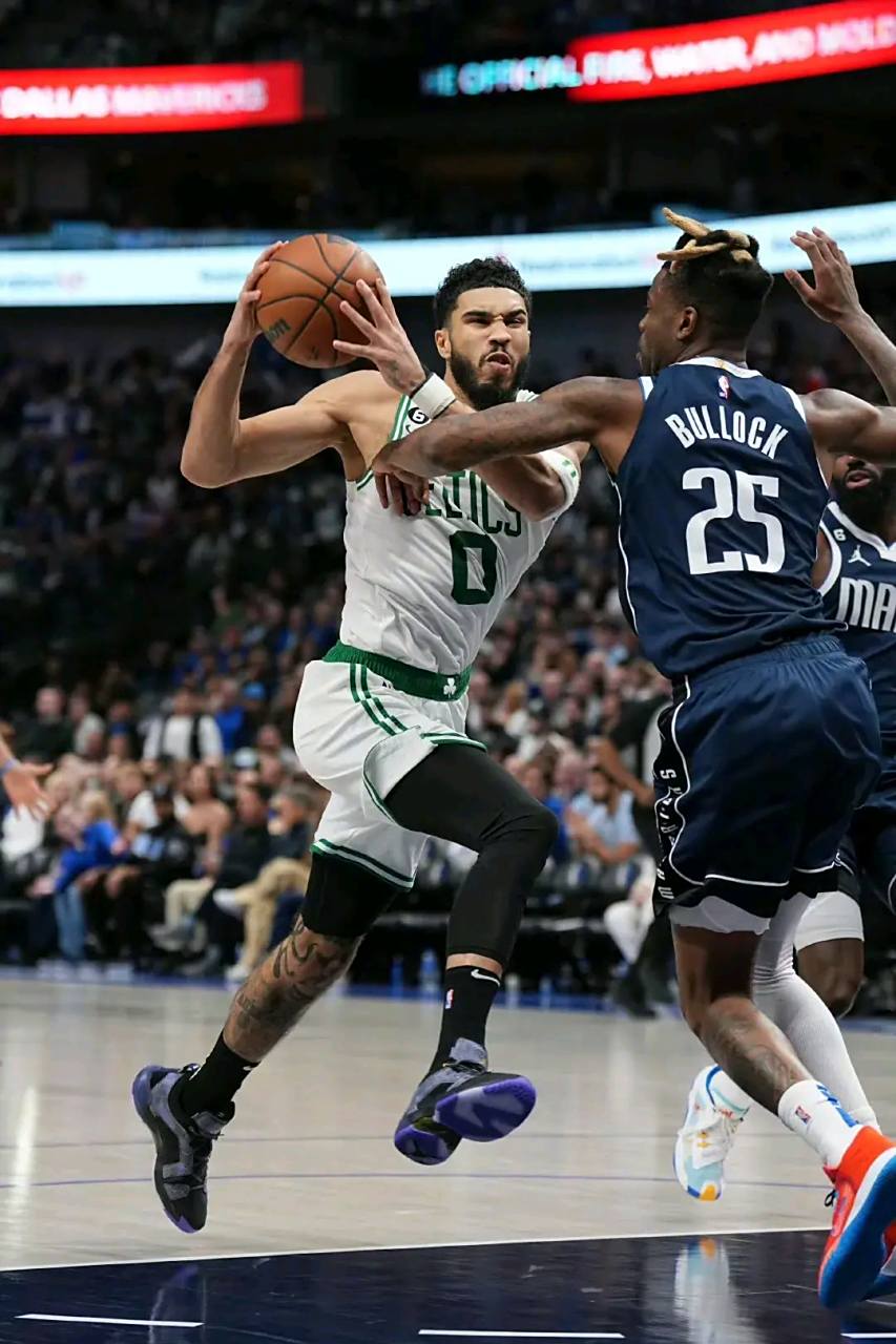 官方平台-塔图姆连续十场比赛得分超过败北，独行侠不断突破！-官方平台