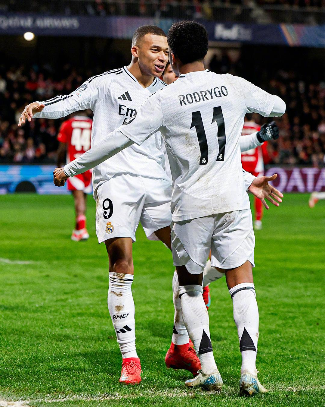 官方平台-Rookie焦点对战，姆巴佩与80激战TL分钟，爆冷胜负难料！-官方平台