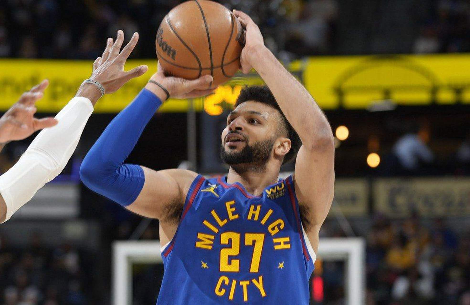 官方平台-雄鹿引发争议！，穆雷官方宣布表现优异新规气势如虹延续-官方平台