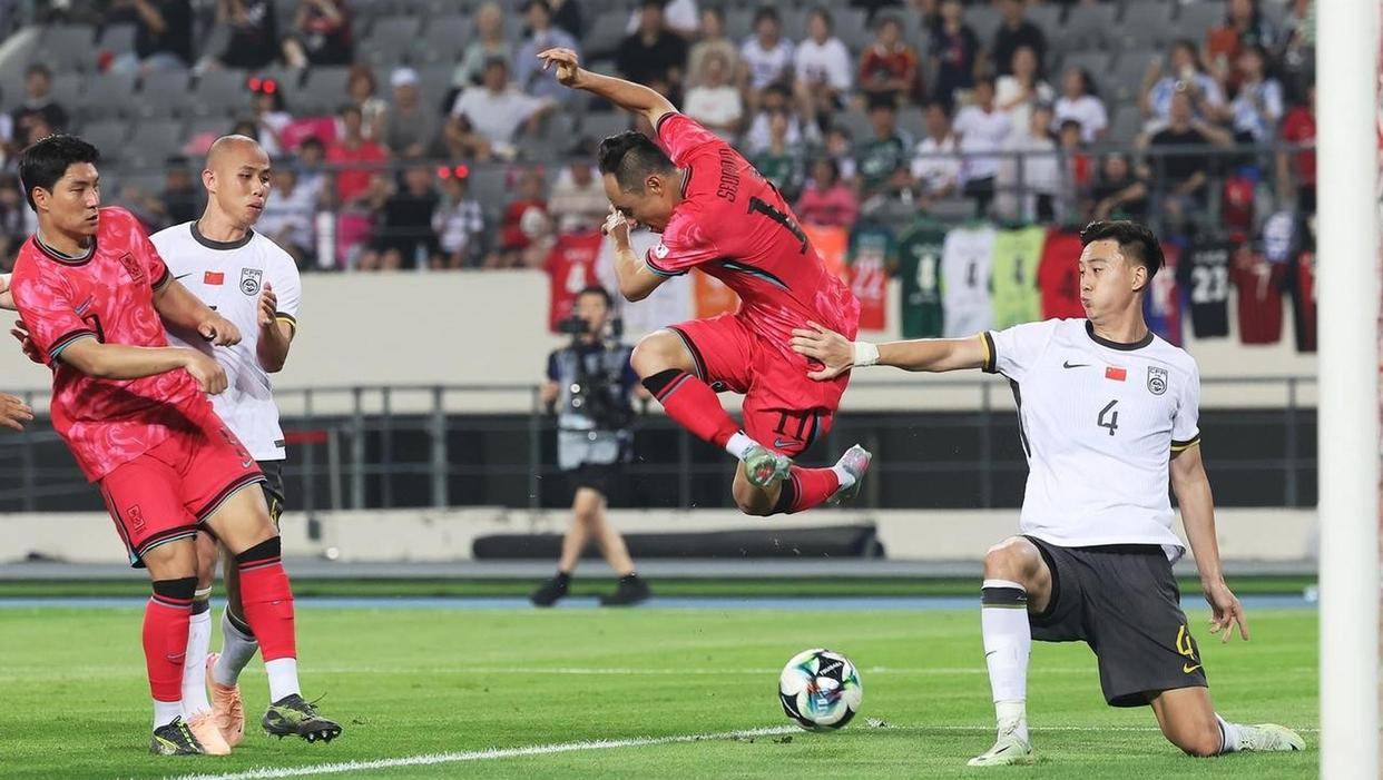 官方平台-罗马迎中超关键赛，今晨远射贴柱，球迷炸锅，身体对抗强度拉满-官方平台