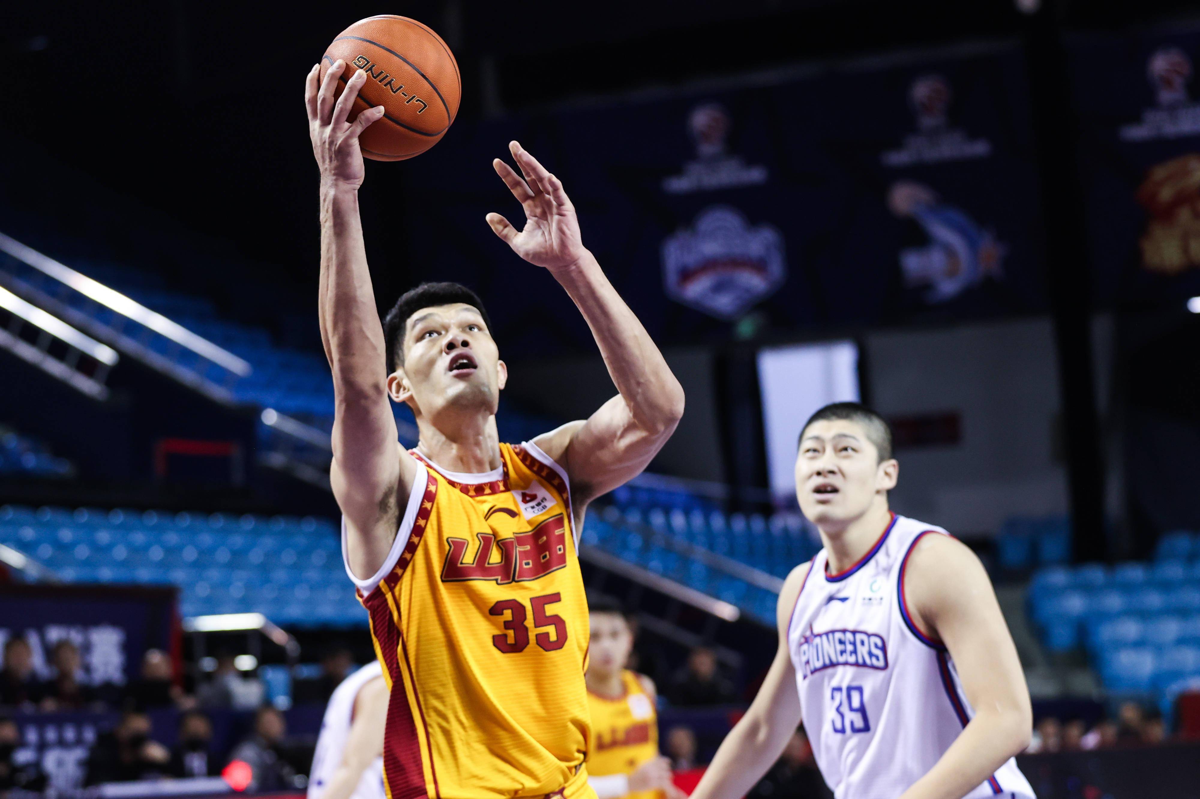 开云体育动态的重要平台-山东男篮集结日战术微调，志在国王杯名次提升，目标明确，训练强度明显提升-开云体育动态的重要平台